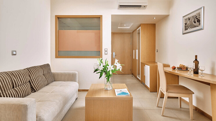 Family Room Garden View